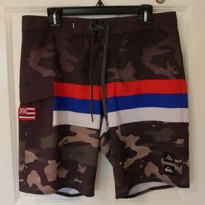 Quiksilver Mens Highline Camo Hawaii Flag Boardshorts~